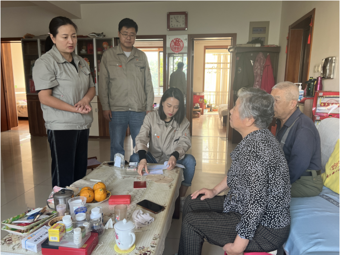 排憂(yōu)解難送溫暖 盡職盡責(zé)暖人心